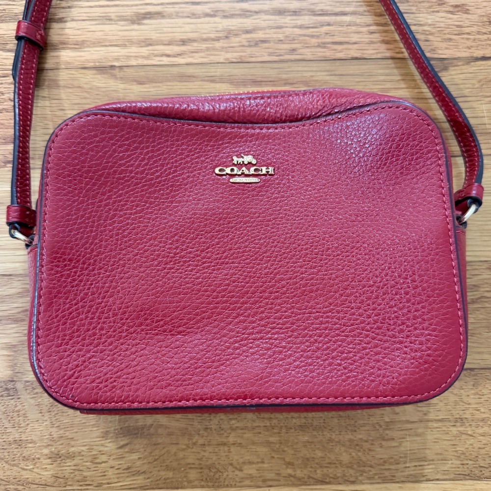 Coach Red Pebbled Leather Mini Camera Crossbody Bag Gold Logo 87734 Excellent! - Picture 3 of 9